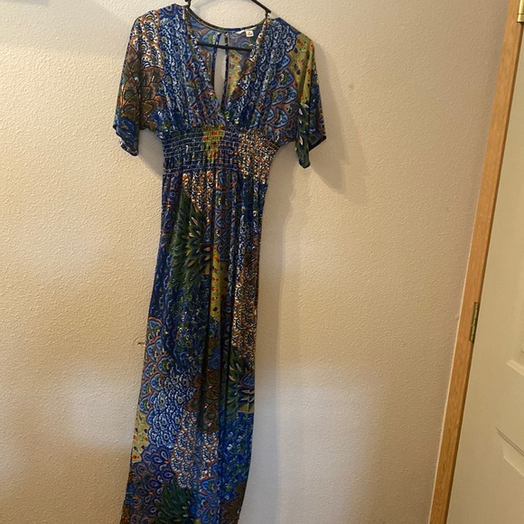 5th & Love Dresses & Skirts - 5th & Love peacock print Vneck dress size small